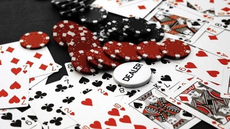 Tampilan studio live Three Card Poker dengan dealer profesional di sule88